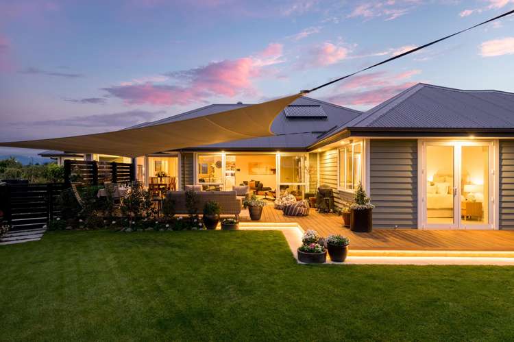 62 Carnaveron Drive_0