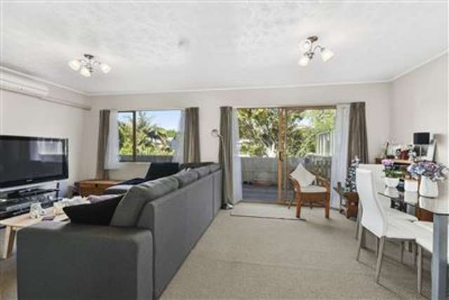 2/32 Stredwick Drive Torbay_1