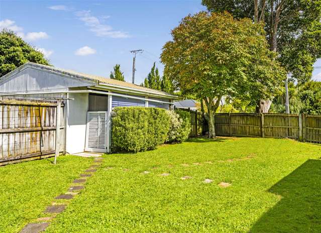 2/7 Alwyn Avenue Te Atatu South_3