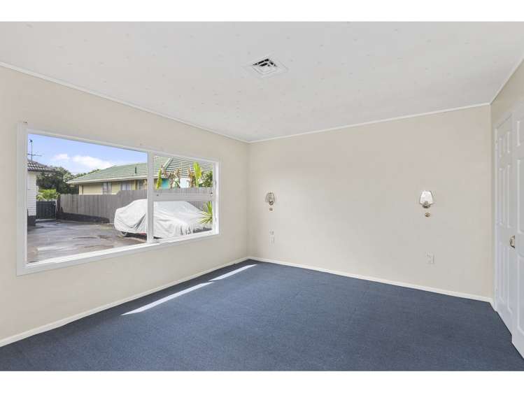 22 Wroughton Crescent Otara_17