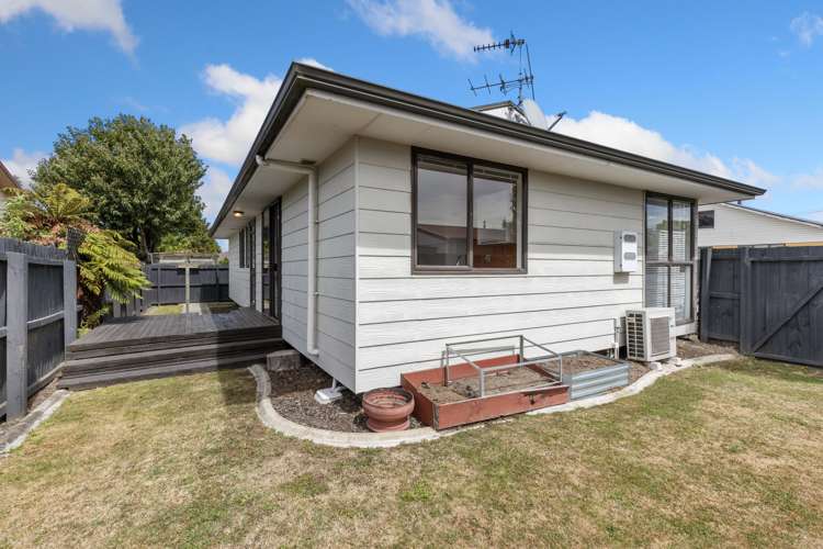 2/27 Vickerys Road Wigram_7