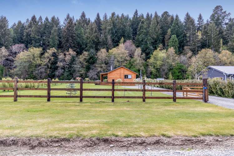 10 Carlisle Street Lumsden Surrounds_19