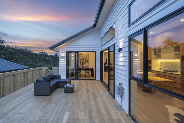 17 Awanui Road Red Beach_28