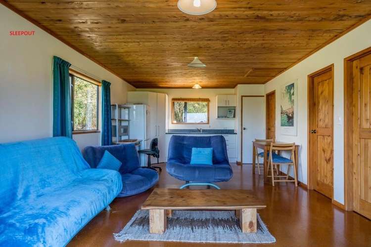 658 Cove Road Waipu_19