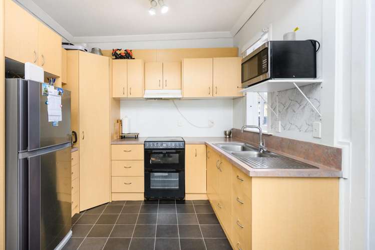 351 Tremaine Avenue Takaro_5