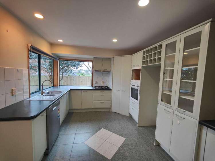 8 Auden Close 2369_5
