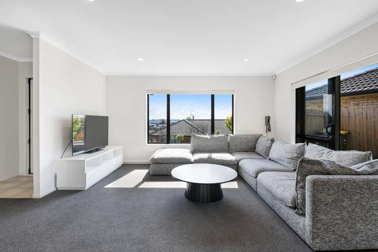 15 Black Teal Close Unsworth Heights_3