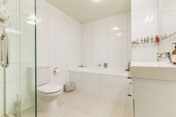 24 Eaves Bush Parade Orewa_19