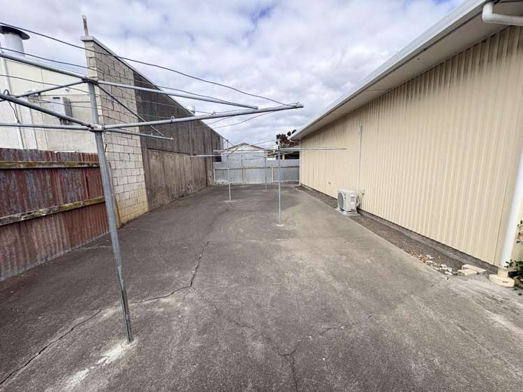 2/303 Lyndon Road West Hastings Central_8