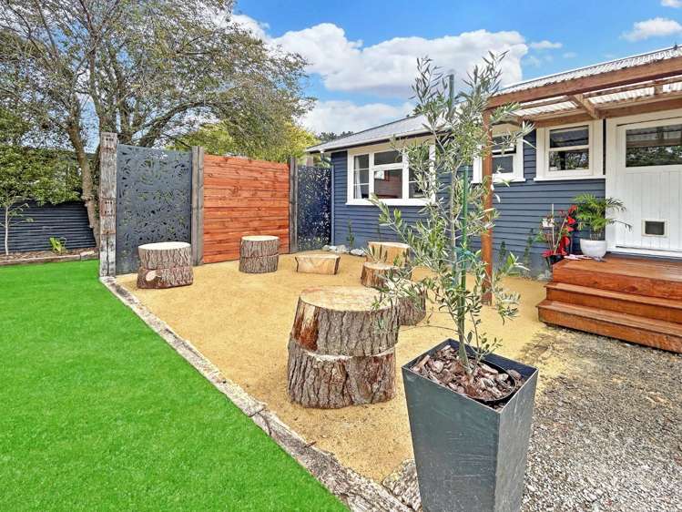 1284 Napier Road 10920_10