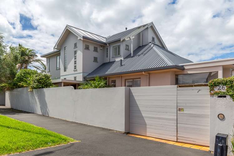 26 Hamana Street Narrow Neck_25