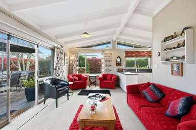 22 Angela Place_1