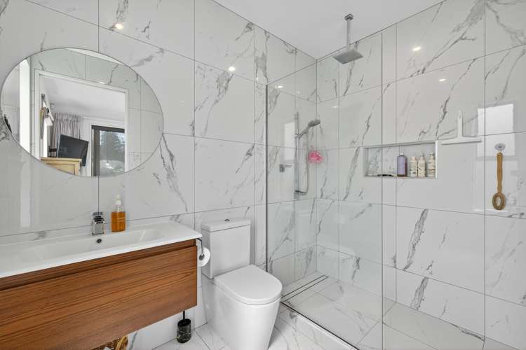 32 Carnaveron Drive Lincoln_13