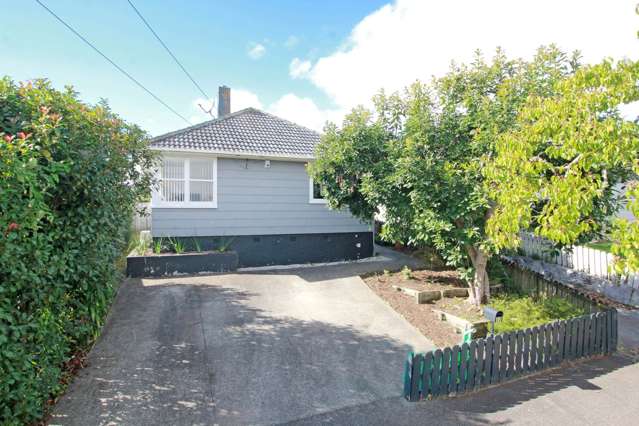 SINGLE LEVEL HOME IN GREAT LOCATION