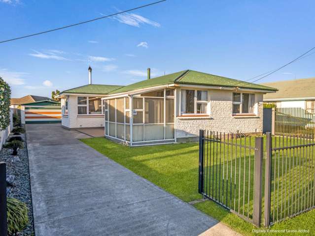Family Home, Garage, 809m² Plus Room to Grow!
