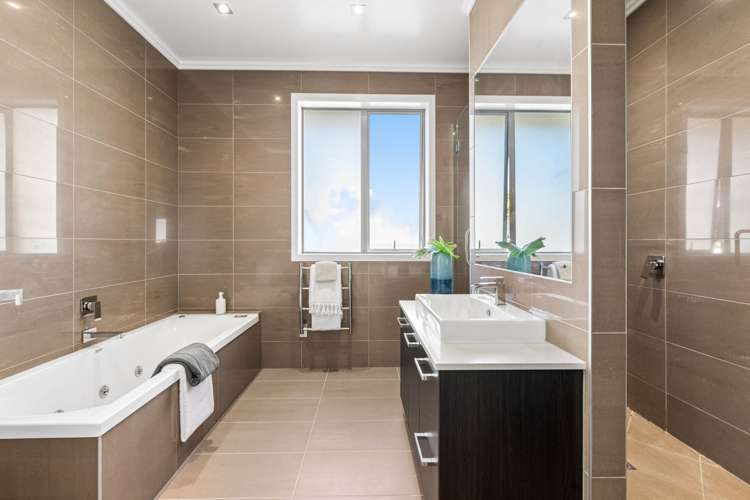 17 Bejoy Rise East Tamaki Heights_24