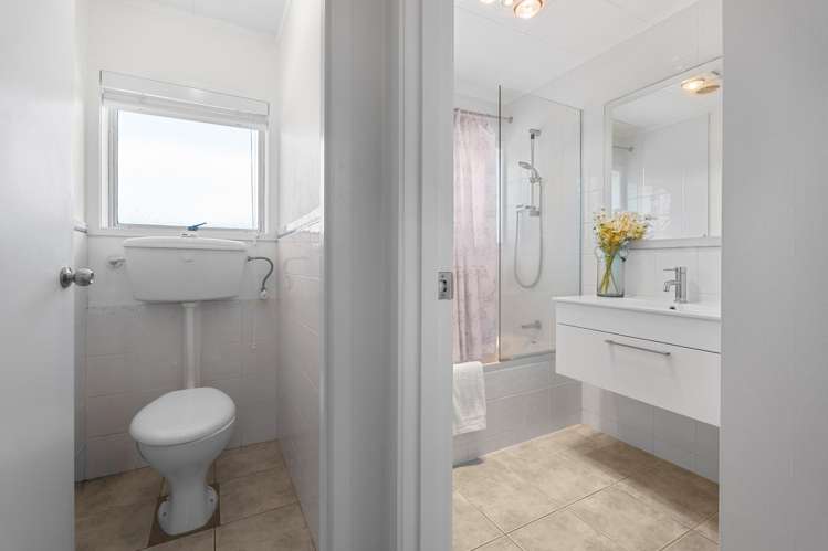 1/83 Centreway Road Orewa_23