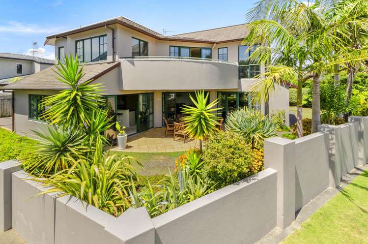 2 Beach Road Mellons Bay_0