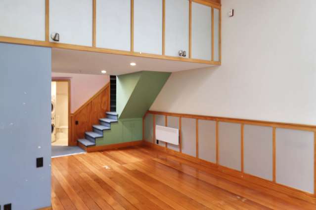 1-110/221-6 Left Bank 2185_2