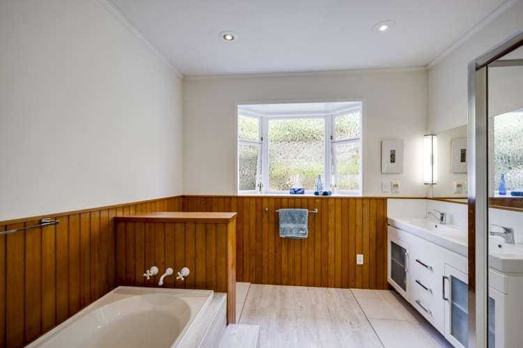 18 France Road Bluff Hill_11