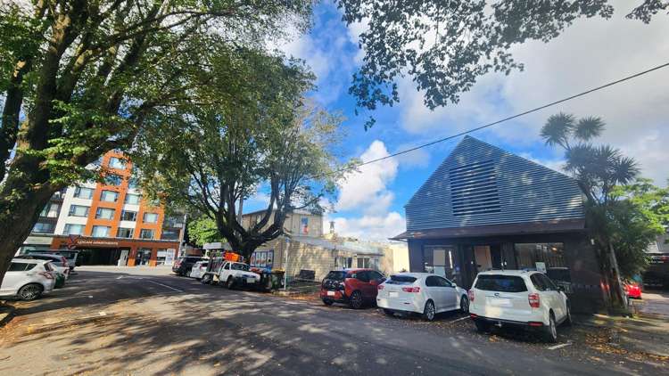 2B Empire Road Epsom_7