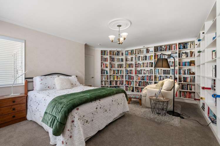 2 Florida Key Papamoa_15