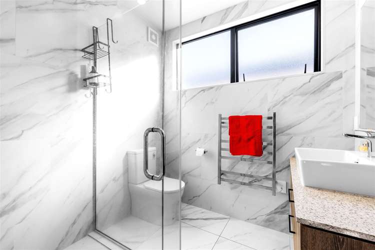 577 Madras Street Saint Albans_11