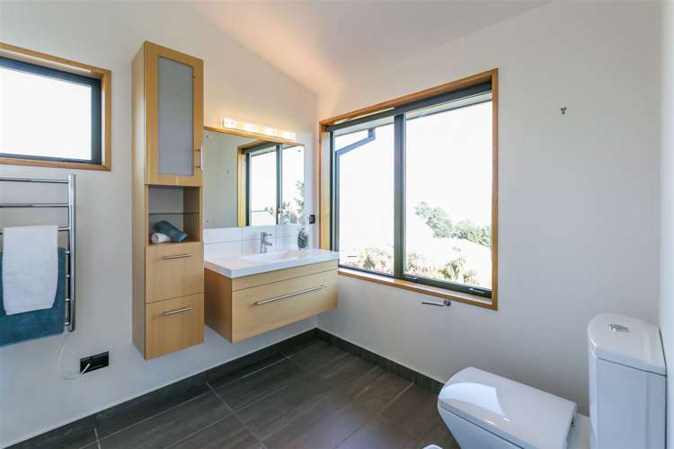 6 Watlings Place Kennedys Bush_8