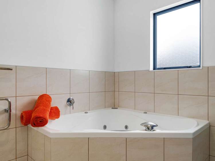 4 Hulme Place Owhata_21