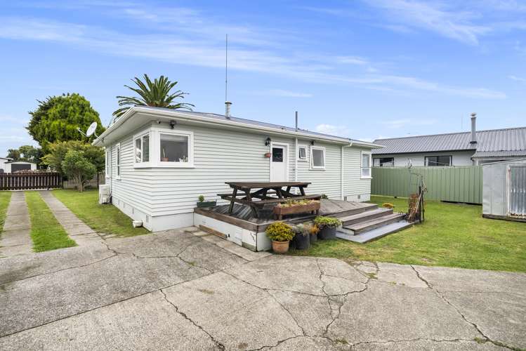 76 College Road Edgecumbe Whakatāne Houses for Sale One Roof