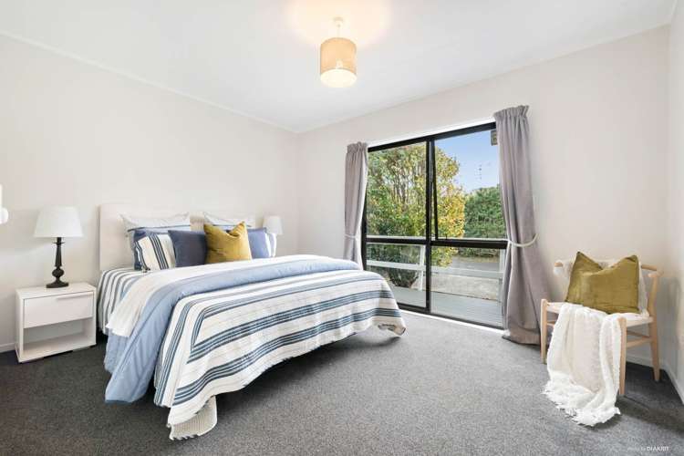 2/22 Northcote Road Takapuna_5