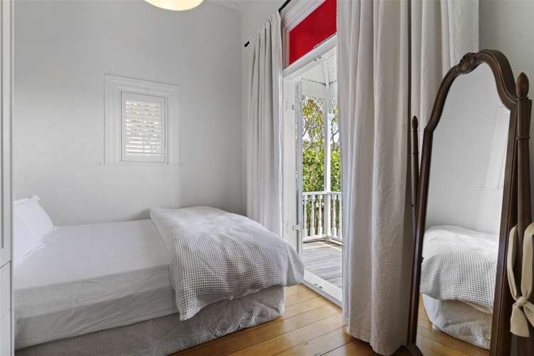 24 Russell Street Stanley Point_18