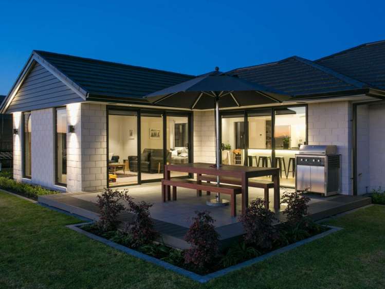 3 Hyatt Close Leamington_16