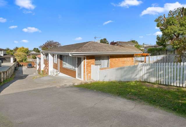 Sunny single level unit with covered deck