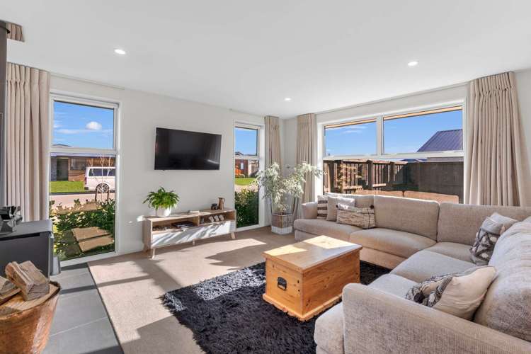49 Fairbairn Road_3