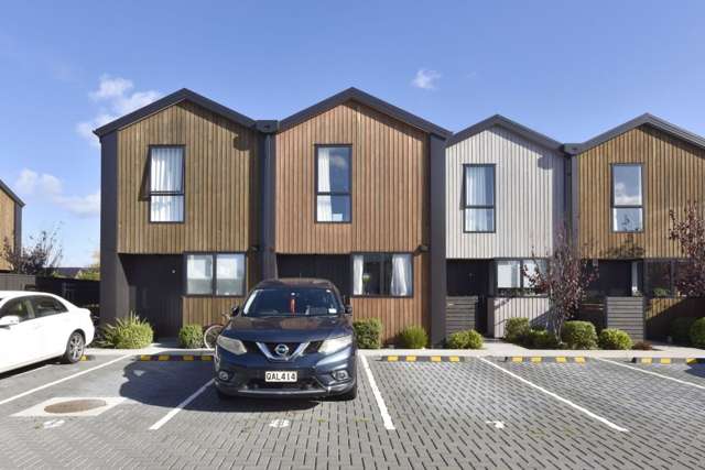 2/111 Edgeware Road Saint Albans_1