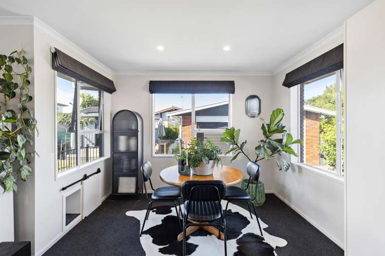 16 Lockhart Avenue Milson_3