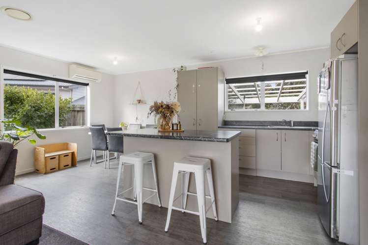 94 Barry Road_2
