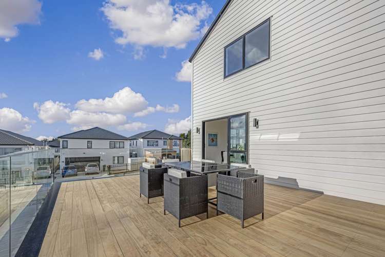 22 Tannaghmore Drive Flat Bush_11