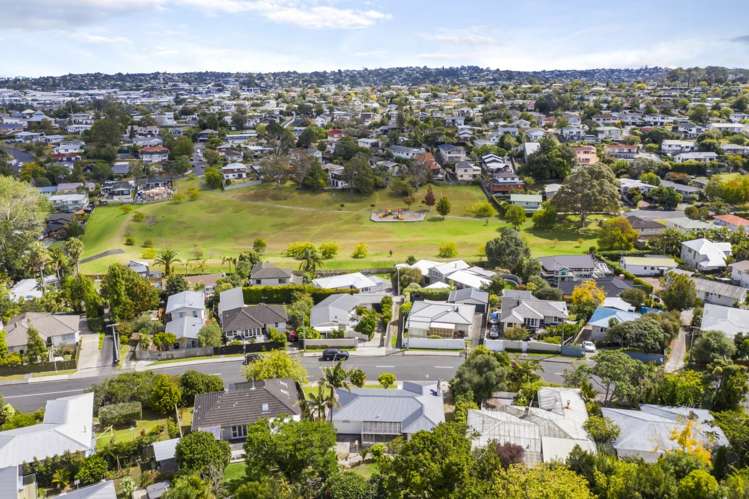 68 Selwyn Crescent Forrest Hill_15