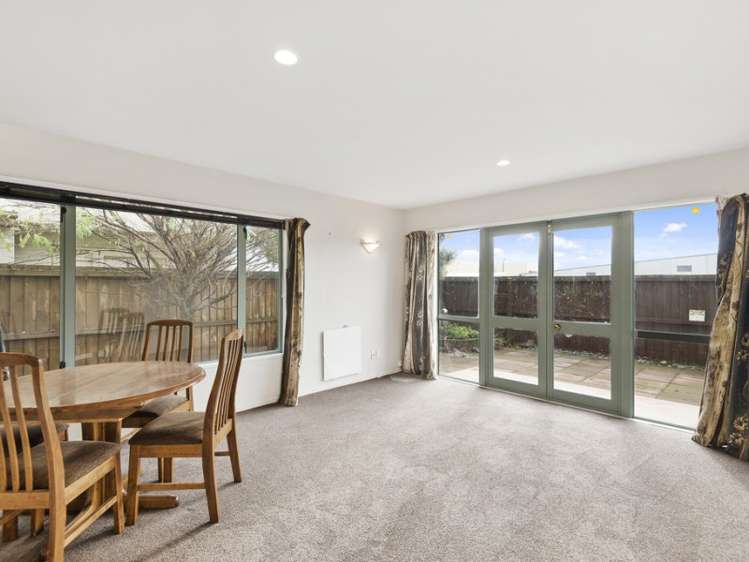 1/19 Longley Place Addington_1