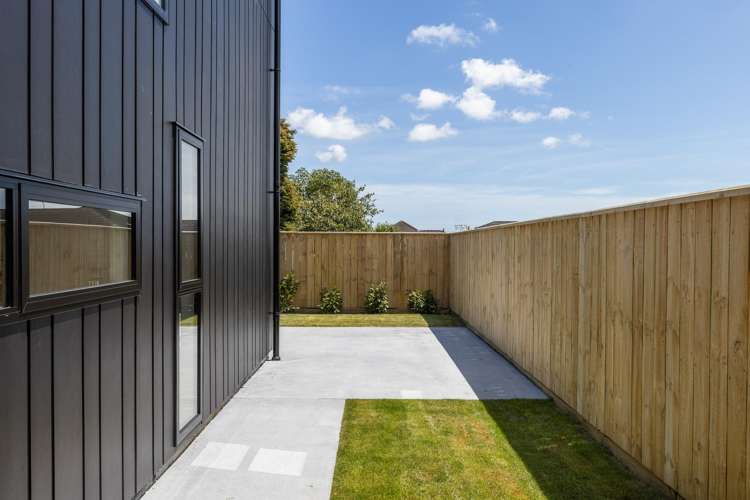 624A Queen Street East (units A, B, C, I & J) Levin_11