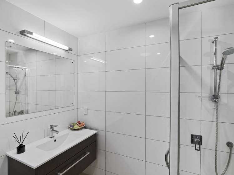 20 Eaves Bush Parade Orewa_17