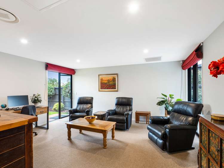 24 Carnaveron Drive_4