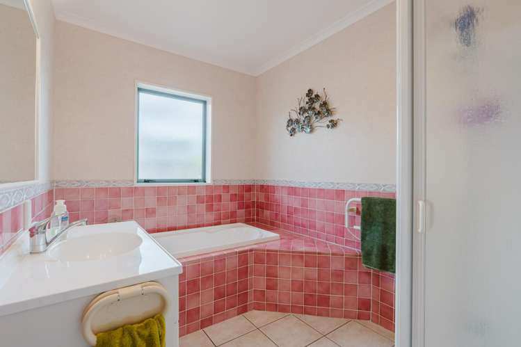 6 Ada Place Fairview Downs_12