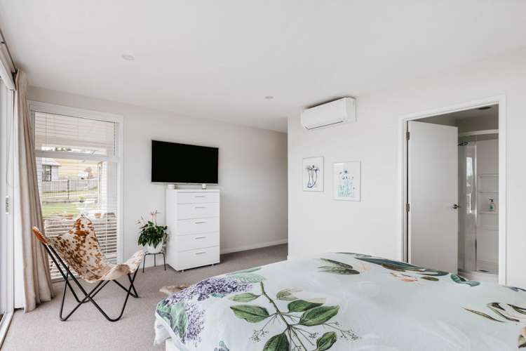 74 Whakaturou Crescent Pyes Pa_14