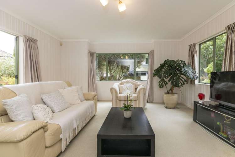 2 The Glen Hokowhitu_11