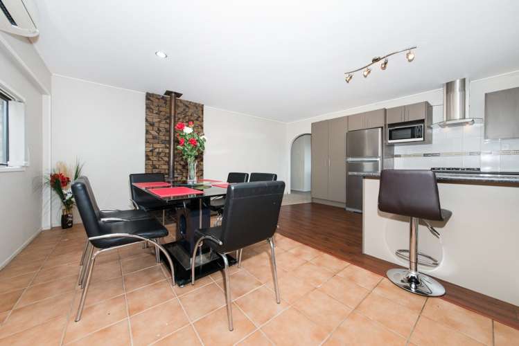 27 Diorella Drive Clover Park_17