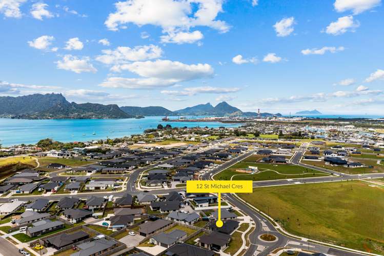 12 Saint Michael Crescent One Tree Point_26