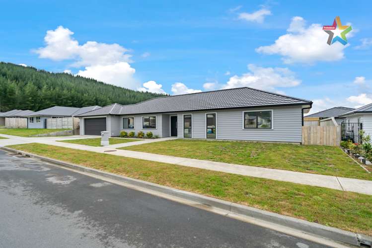 6 Jack Vaughan Grove Wainuiomata_23